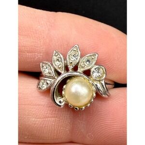 Vintage Avon Ring Faux Pearl Rhinestone Leaf‎ Wrap Silver Tone Size 4.5 Pinky